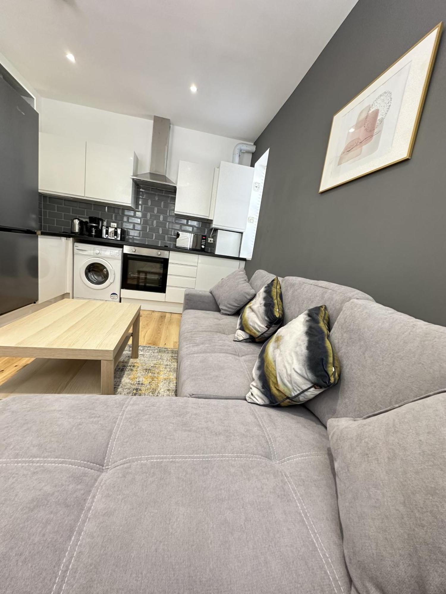 Maple Street Apartments Лондон Екстериор снимка