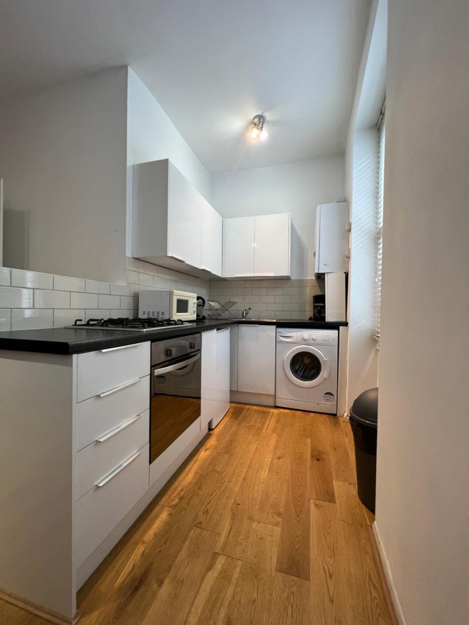 Maple Street Apartments Лондон Екстериор снимка