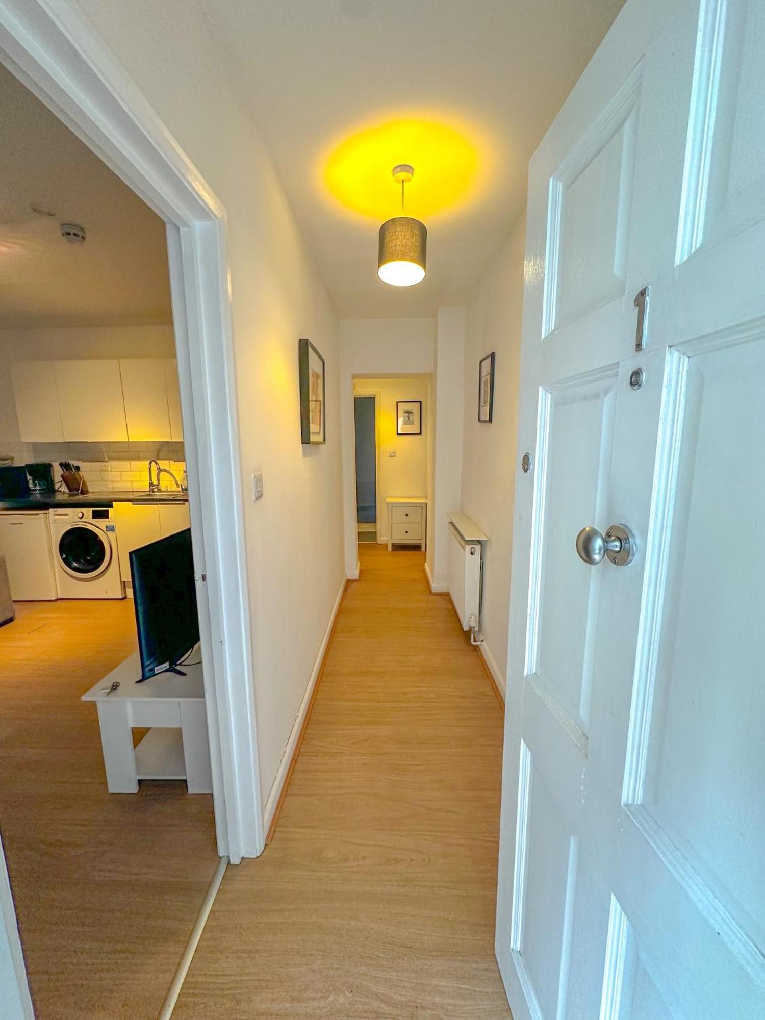 Maple Street Apartments Лондон Екстериор снимка